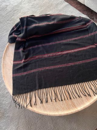 Bufanda Zara cuadros roja y negra 80 x 190