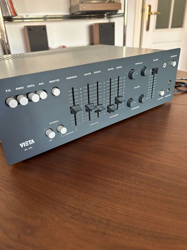 Amplificador VIETA AT. 421