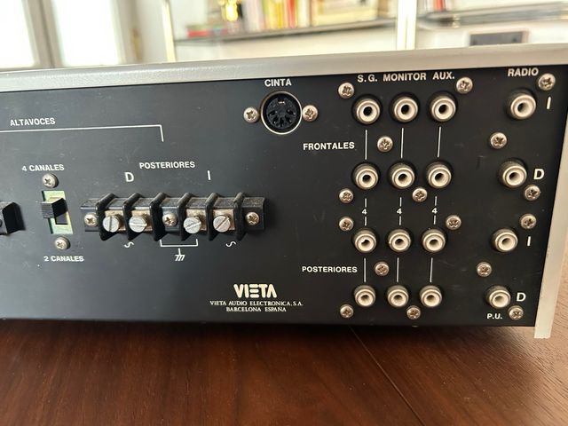 Amplificador VIETA AT. 421