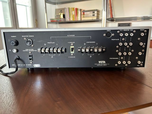 Amplificador VIETA AT. 421