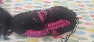 Casco rosa para patinar y Protectores