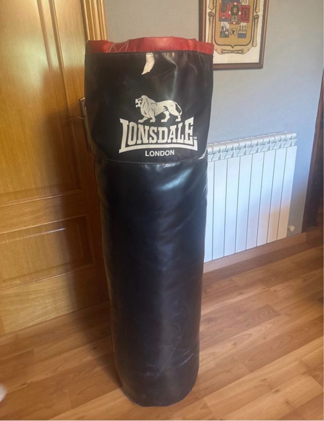 Saco de boxeo Lonsdale + guantes + cintas