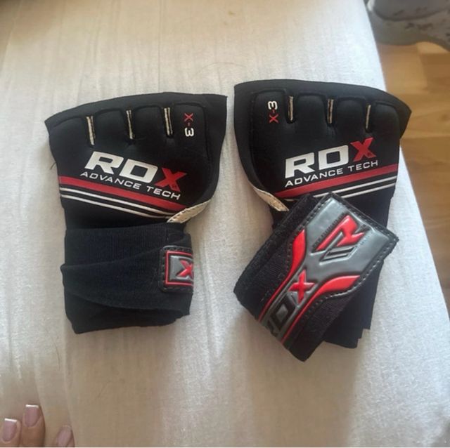 Saco de boxeo Lonsdale + guantes + cintas