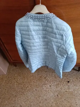 Giacchina Modwa azzurra con perle