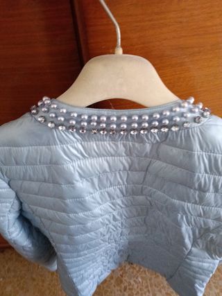 Giacchina Modwa azzurra con perle