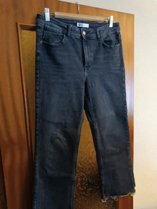 Pantalón vaquero Zara negro