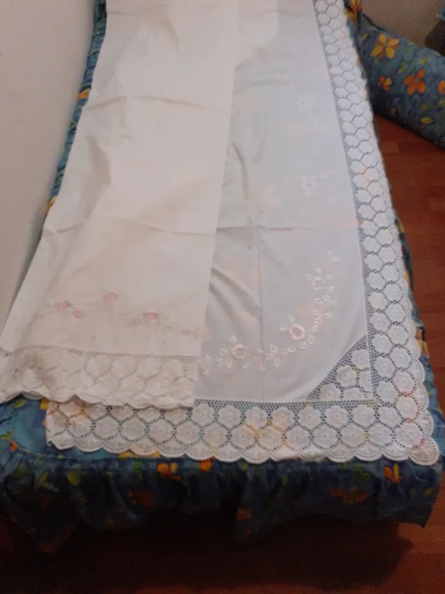 Juego sábanas bordadas con tira bordada 135cm