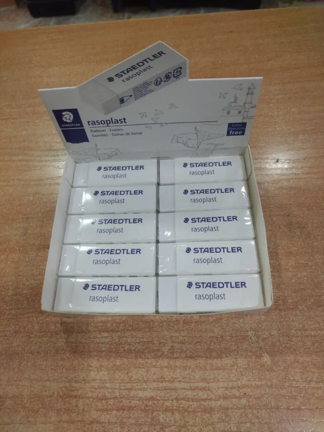 Caja 18 gomas STAEDTLER rasoplast 526 B20