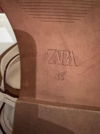 Sandalias Zara niña beige y doradas