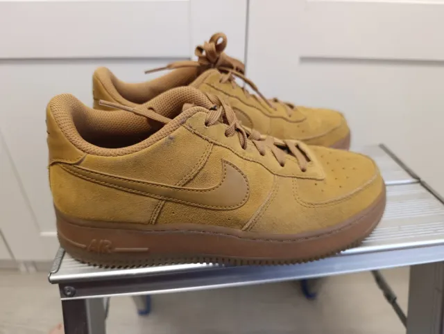 Nike Air Force 1 Suede Marrones