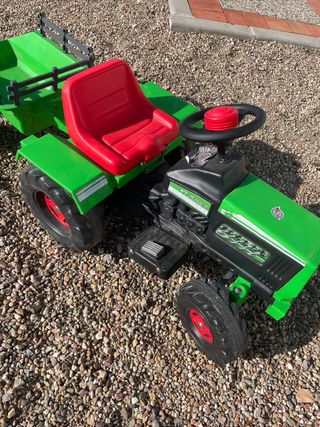 Tractor de juguete eléctrico con remolque