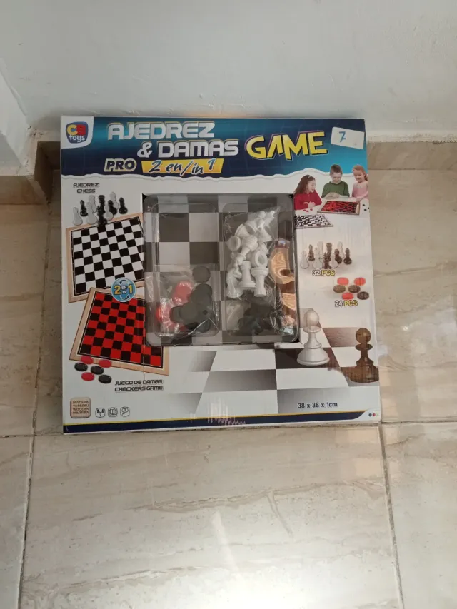 Ajedrez y Damas Juego 2 en 1
