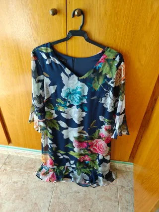 Vestido floral azul marino