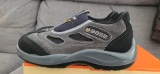 Zapatos de trabajo marca BASE negros, sin cordones