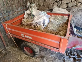 Motocultor con remolque y aperos