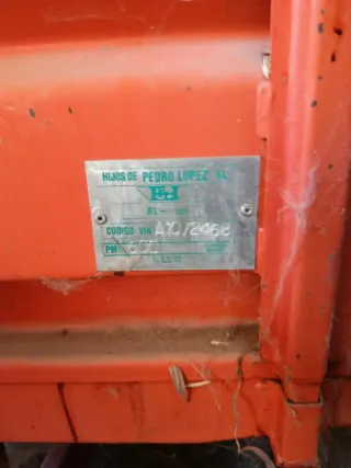 Motocultor con remolque y aperos