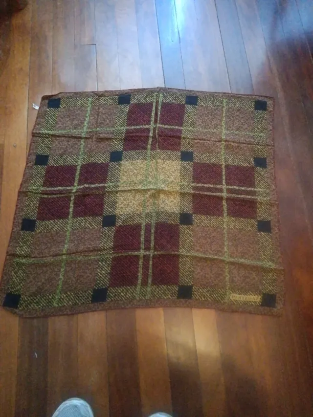 Pañuelo Pertegaz Seda Cuadros Marrón Rojo