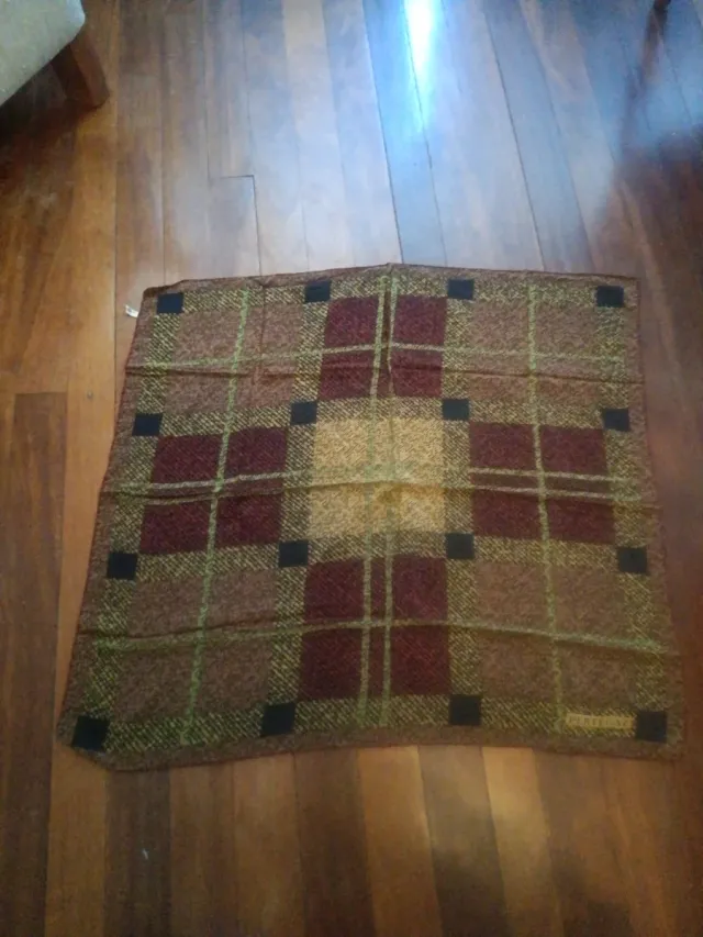 Pañuelo Pertegaz Seda Cuadros Marrón Rojo