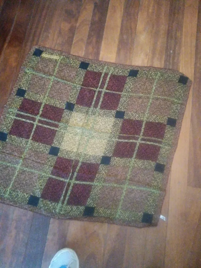 Pañuelo Pertegaz Seda Cuadros Marrón Rojo