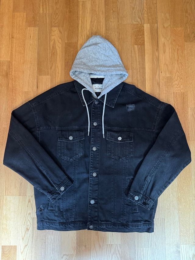 Chaqueta vaquera Pull&Bear con capucha