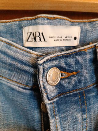 Pantalón vaquero Zara azul