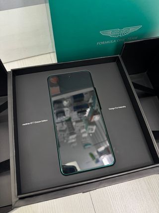 REALME GT 7 DREAM EDITION 512GB+16GB en su caja
