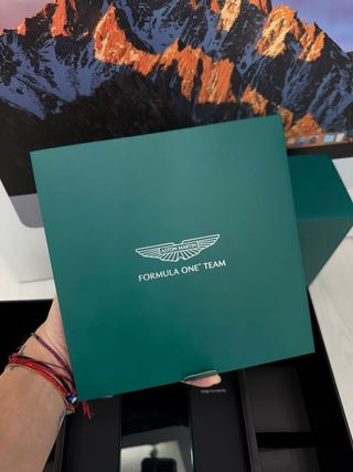 REALME GT 7 DREAM EDITION 512GB+16GB en su caja