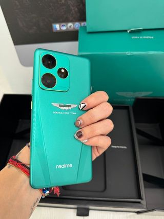REALME GT 7 DREAM EDITION 512GB+16GB en su caja