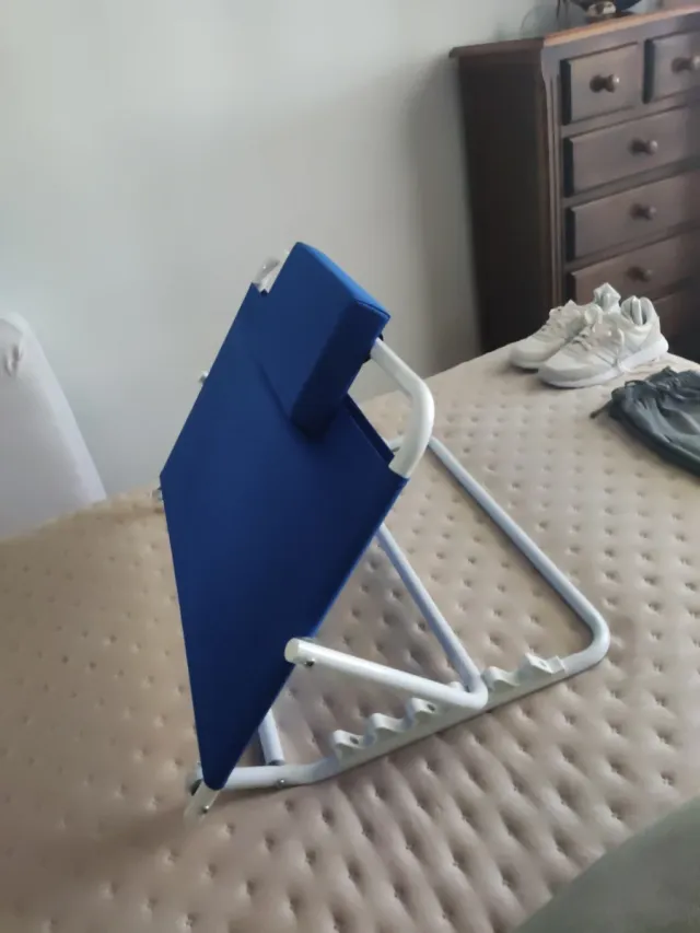 Respaldo cama/playa azul plegable. Ortopedia