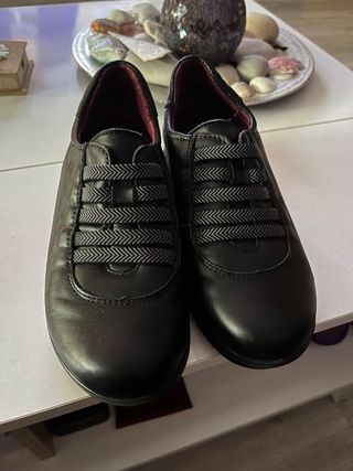 Zapatos negros cómodos