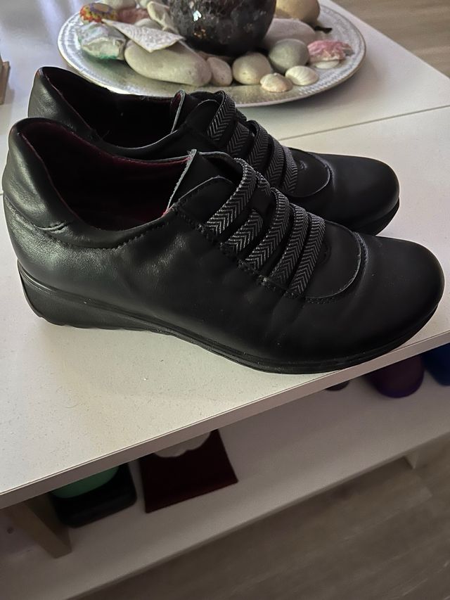 Zapatos negros cómodos