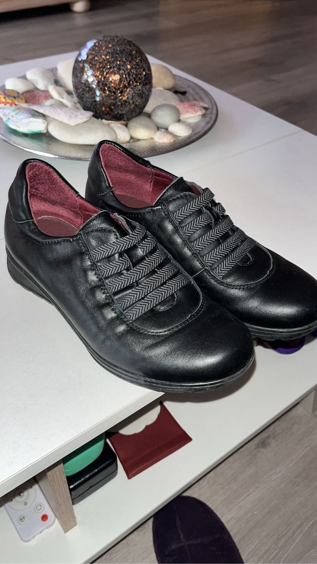 Zapatos negros cómodos