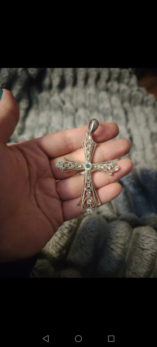 Colgante Cruz Estilo Isabelino