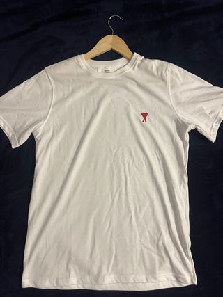 Camiseta Ami Blanca Corazón Rojo