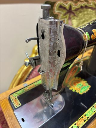 Máquina de coser antigua Jolly