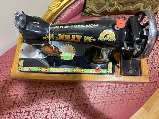 Máquina de coser antigua Jolly