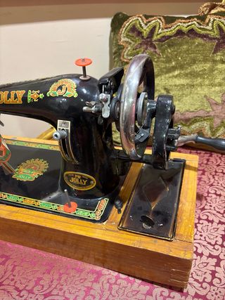 Máquina de coser antigua Jolly