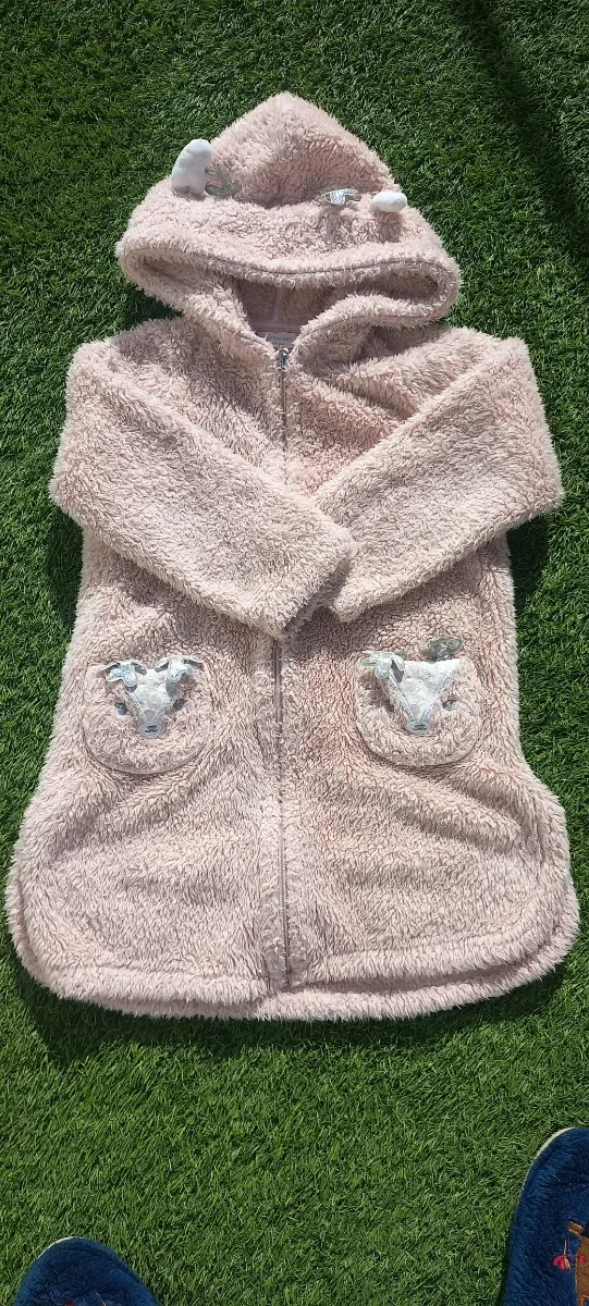 Bata niña coralina con capucha y orejitas