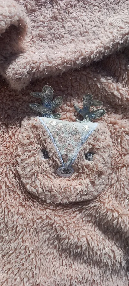 Bata niña coralina con capucha y orejitas