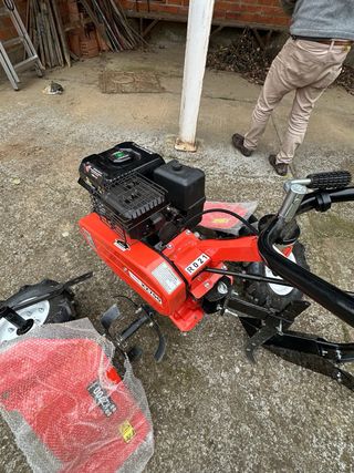 Motoazada Kuril KZ700