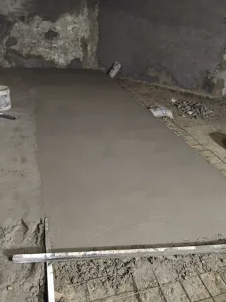 oficial en trabajo todo reforma todo fontanería pi