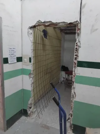 oficial en trabajo todo reforma todo fontanería pi