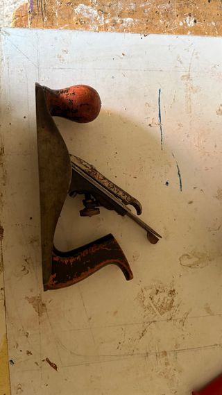 Cepillo de carpintero antiguo