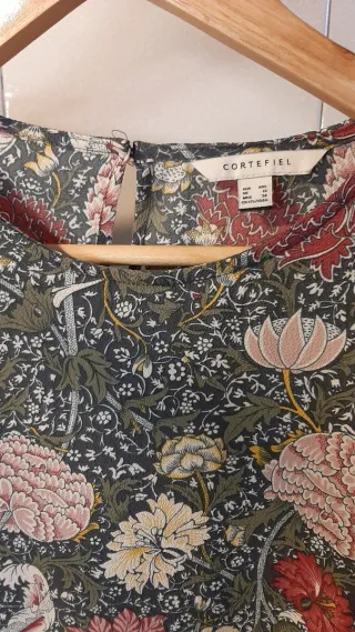 Blusa estampada flores manga larga