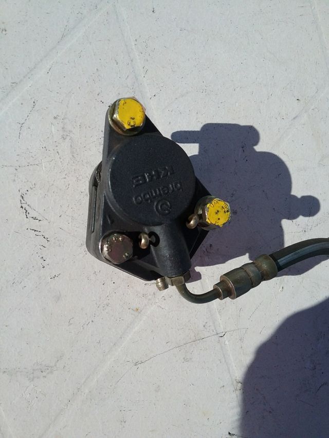 Suzuki DR Big 50 Sistema de Frenado