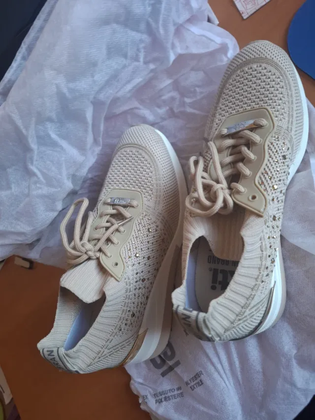 Zapatillas XTI Mujer Talla 38 Beige y Dorado