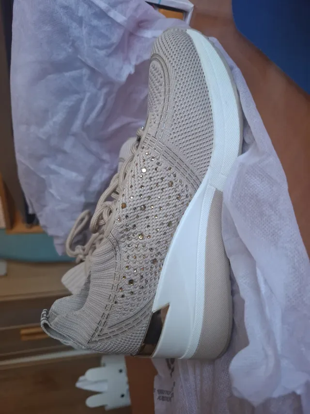 Zapatillas XTI Mujer Talla 38 Beige y Dorado