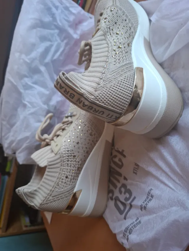 Zapatillas XTI Mujer Talla 38 Beige y Dorado