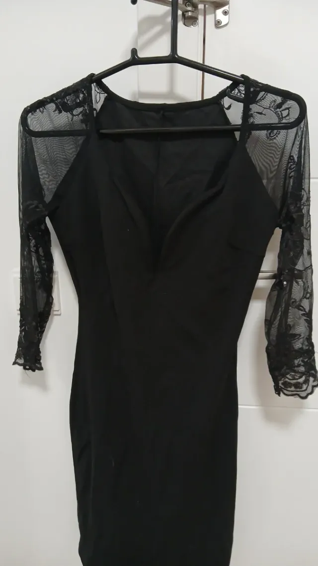 Vestido negro con encaje