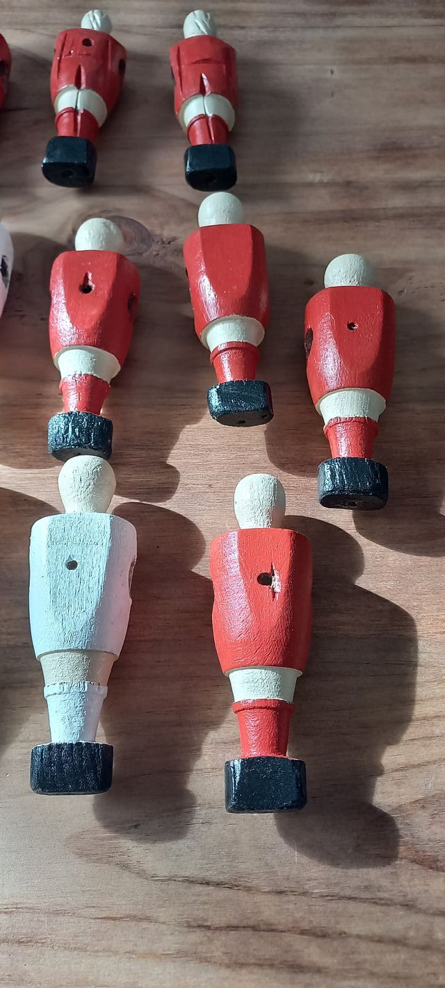 Lote 19 muñecos futbolín madera pintados